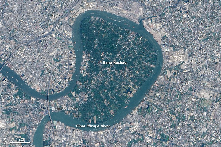 NASA satellite image of Bang Kachao green lung