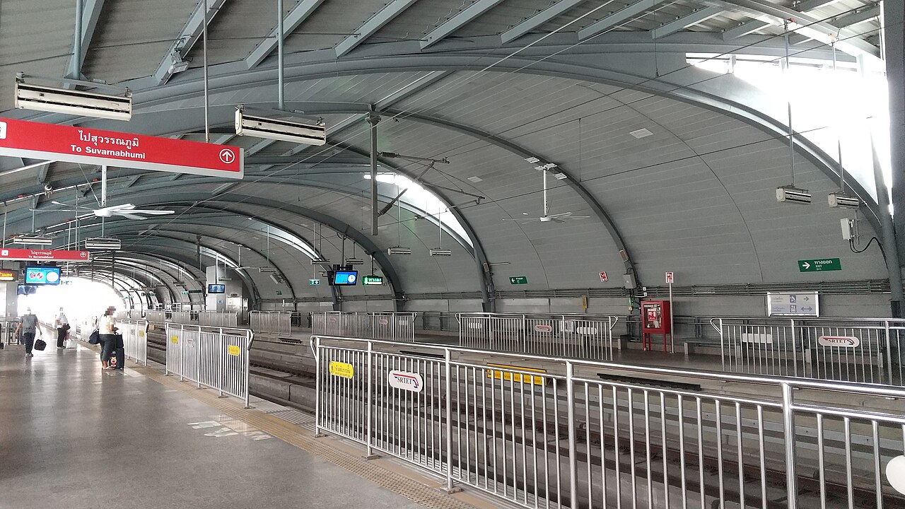 Airport Rail Link platform at Phaya Thai Station