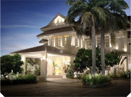 Health Land Sathorn spa building in Bangkok