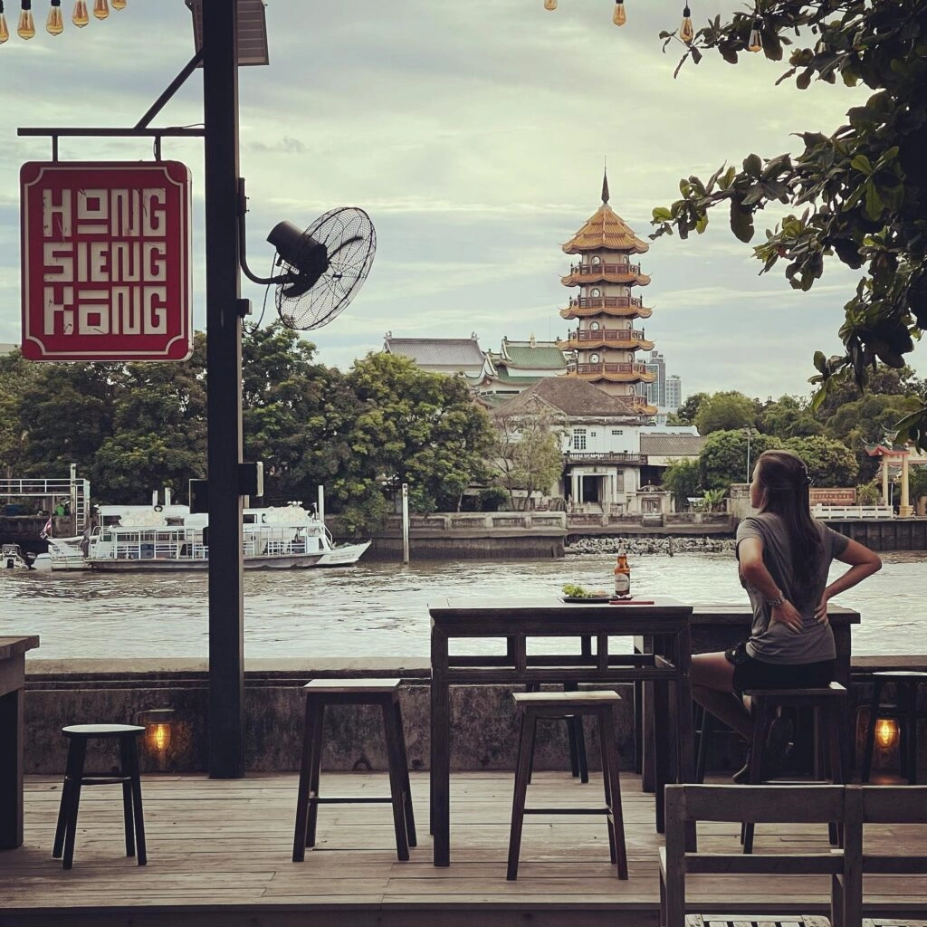 Cafe seating at Hong Sieng Kong Bangkok