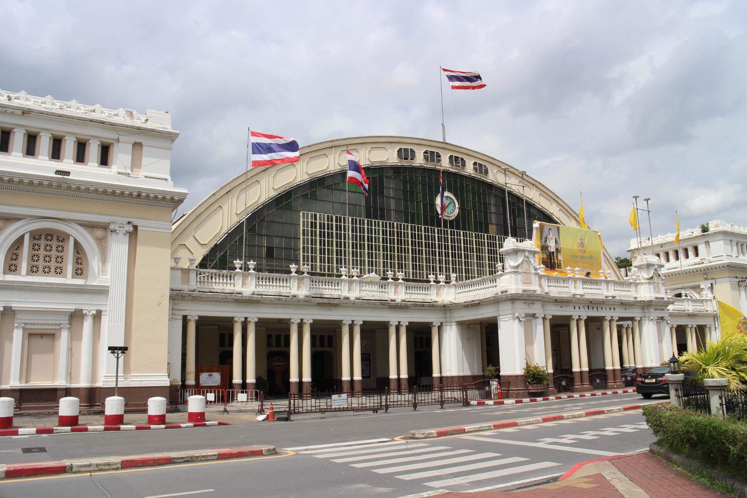 Hua Lamphong railway station platforms in Bangkok