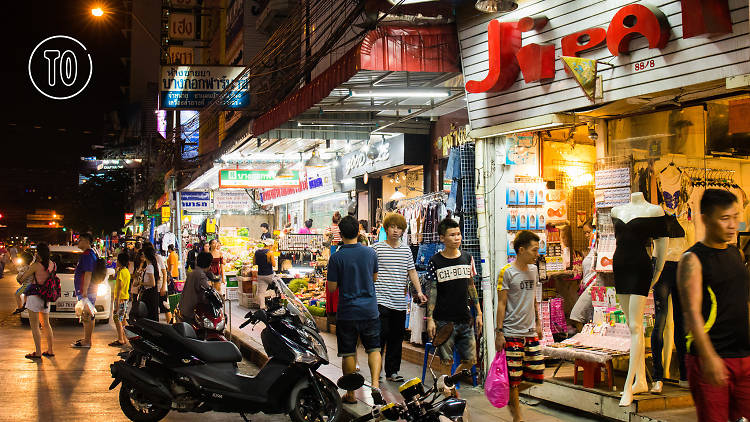 Food stalls at Huai Khwang Night Market in Bangkok