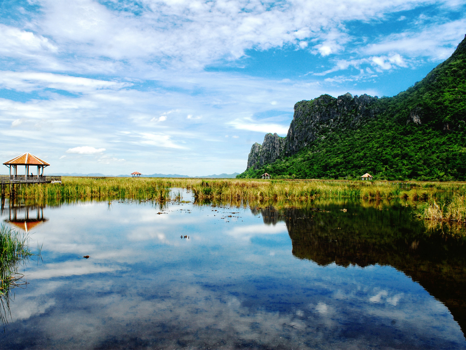Coastal scenery in Khao Sam Roi Yot National Park