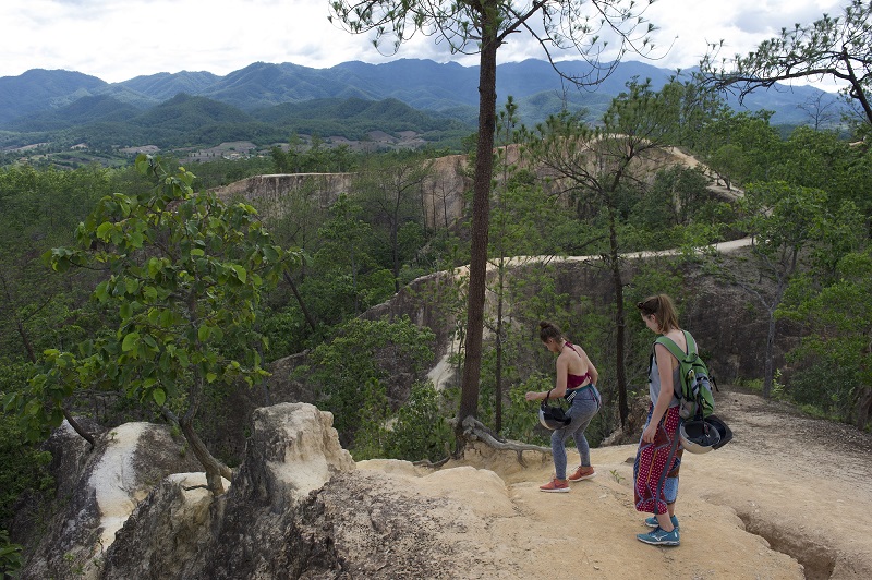 Mo Paeng waterfall in Pai Mae Hong Son
