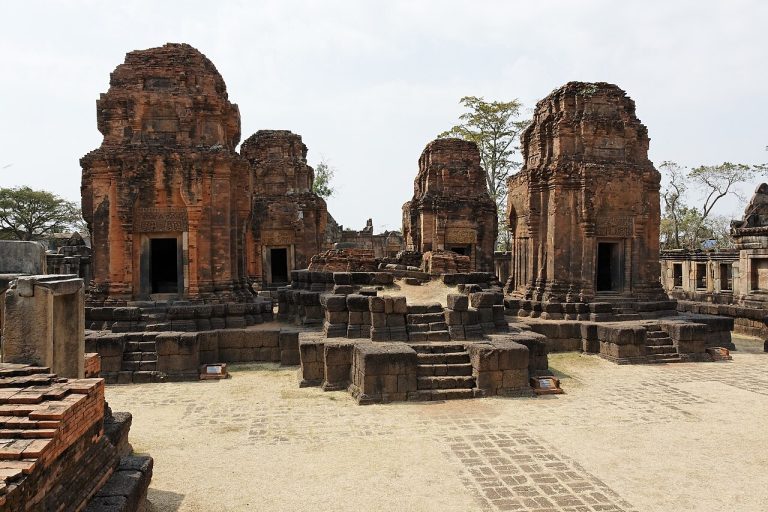 Prasat Muang Tam sanctuary in Buriram