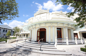 Queen Sirikit Museum of Textiles at the Grand Palace in Bangkok