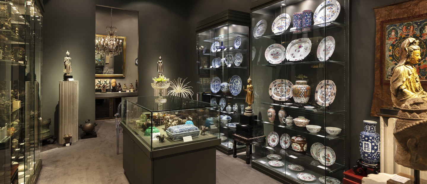 Antique shop at River City Bangkok