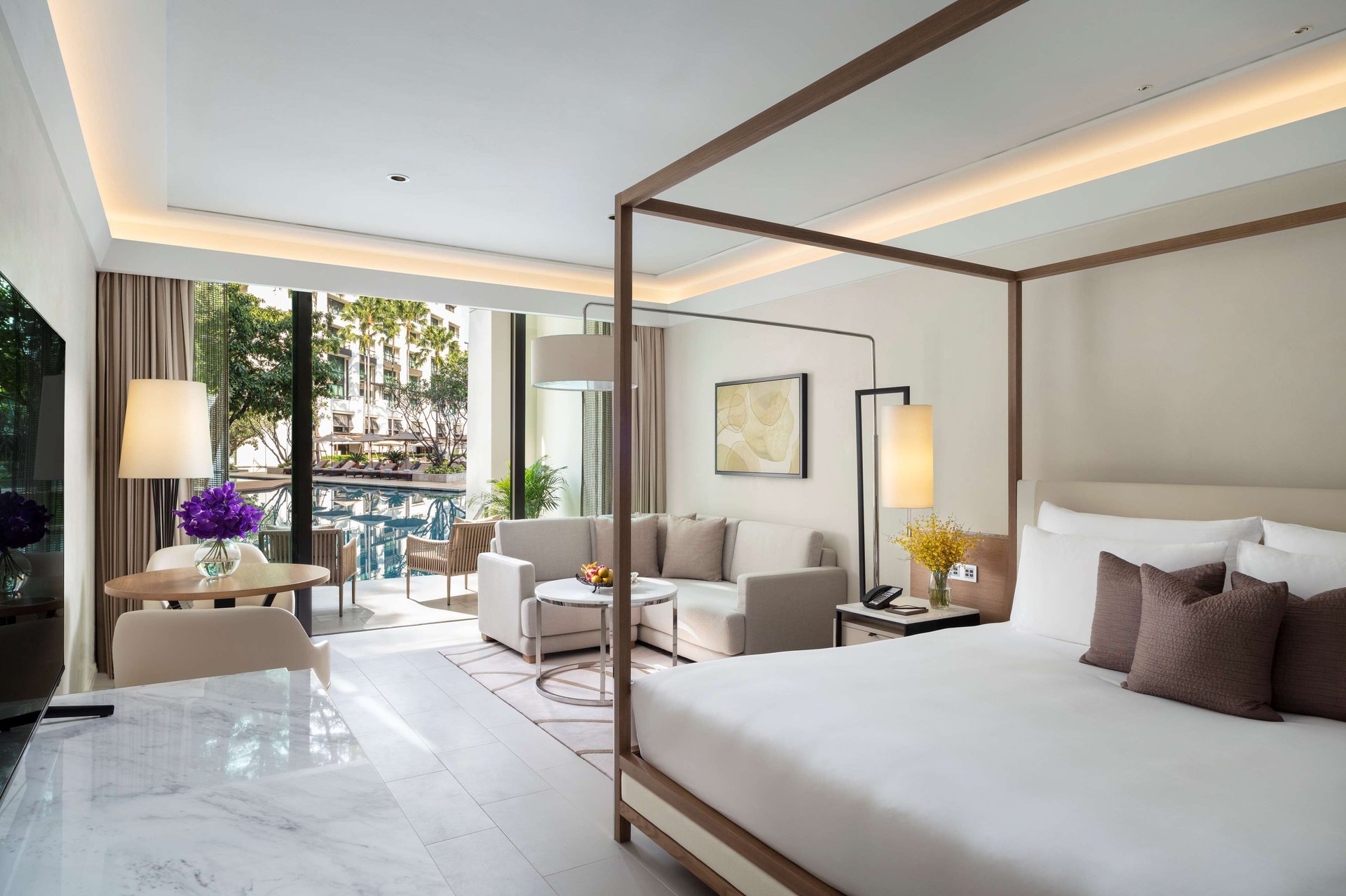 Guest room at Siam Kempinski Hotel Bangkok