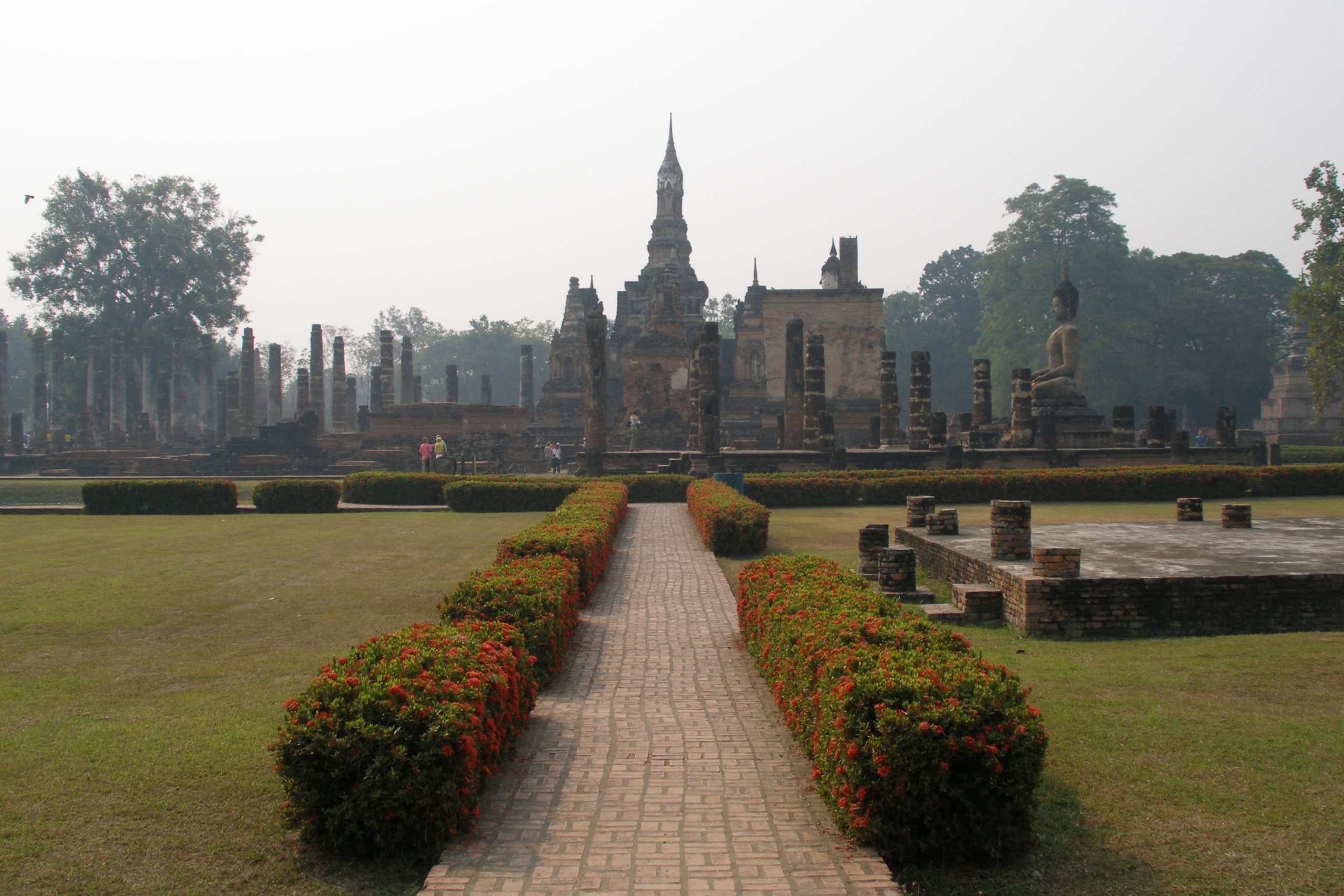 Ancient temple structures at Wat Mahathat Sukhothai