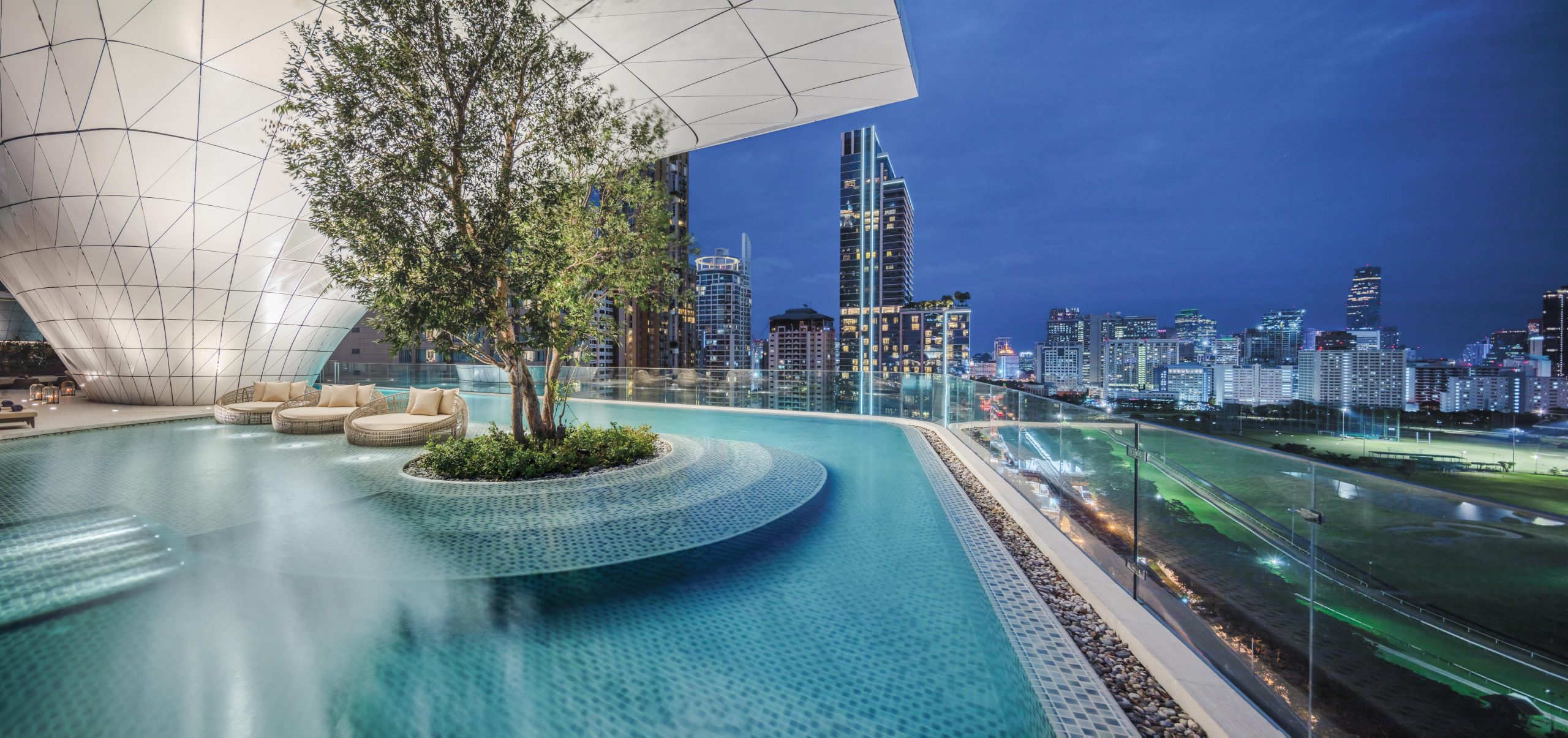 Pool at Waldorf Astoria Bangkok