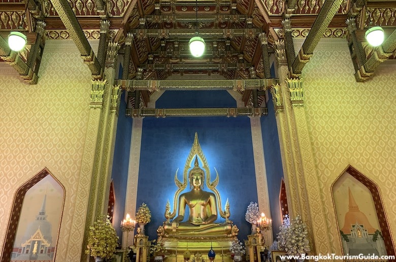 Temple architecture at Wat Benchamabophit