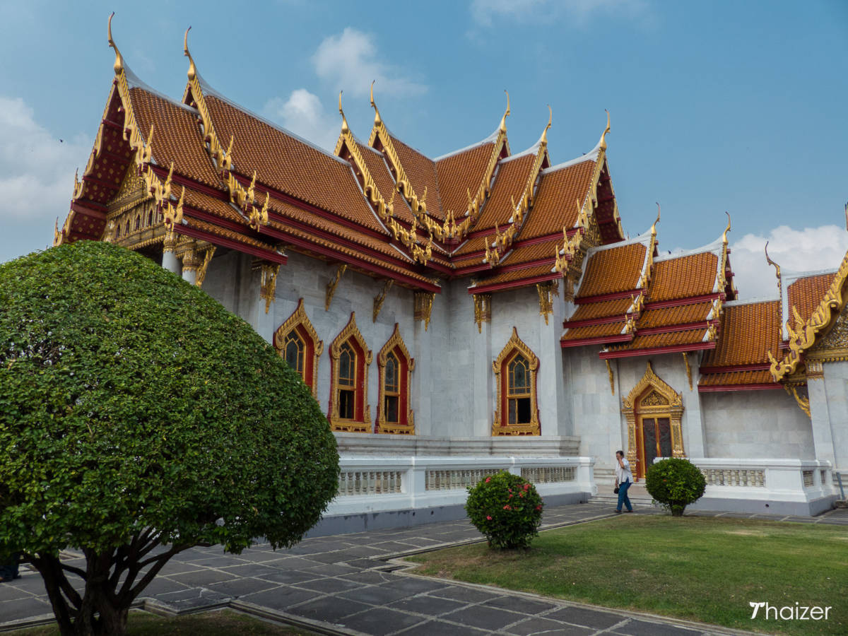 Architectural details at Wat Benchamabophit