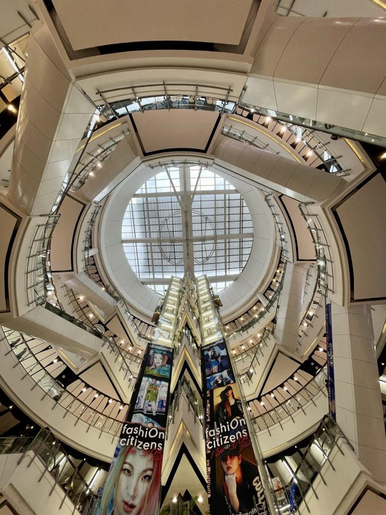centralwOrld Bangkok image