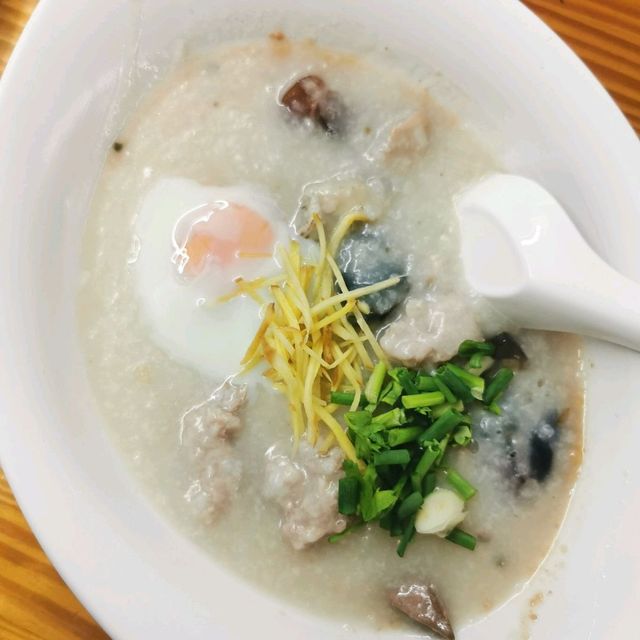 Congee served at Jok Prince Bangkok
