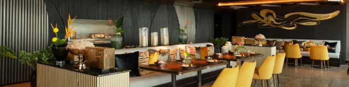 Le Du Kaan rooftop Thai dining room in Bangkok