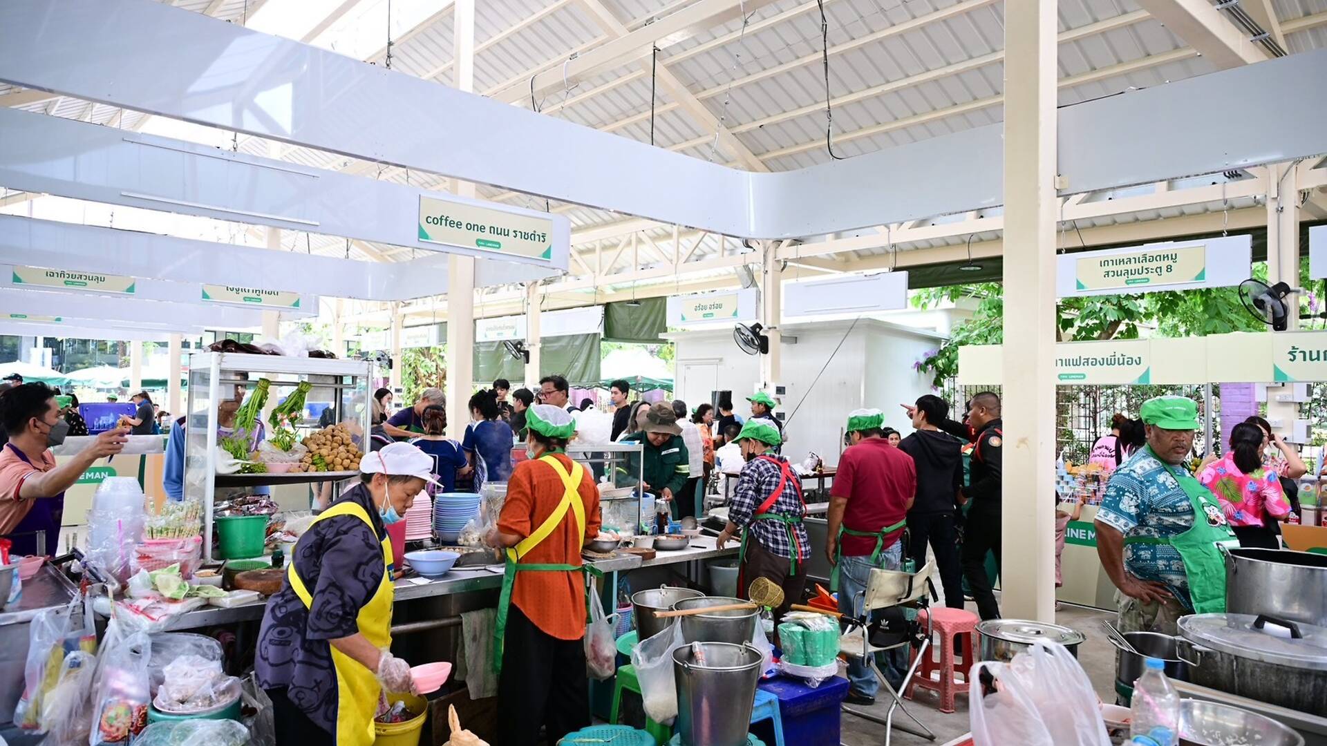Lumpini Park Hawker Centre food pavilion