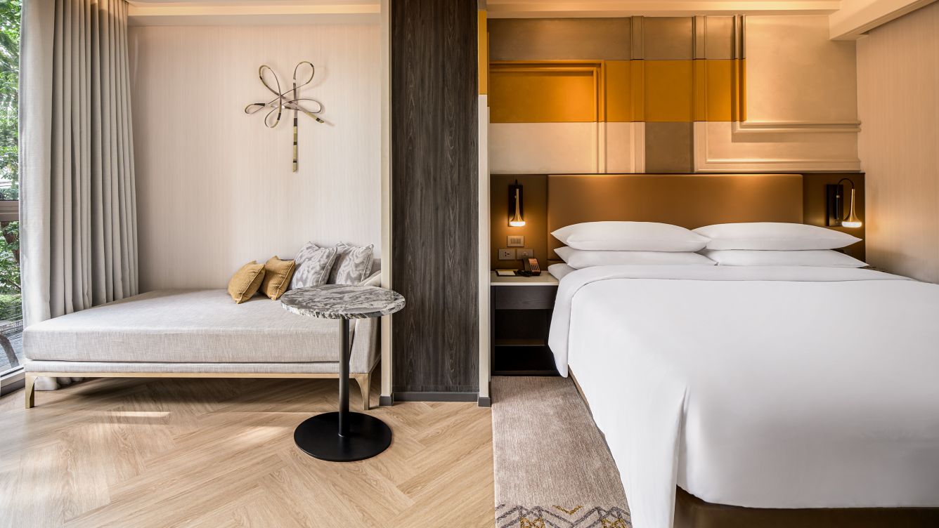 Guest room at Madi Paidi Bangkok