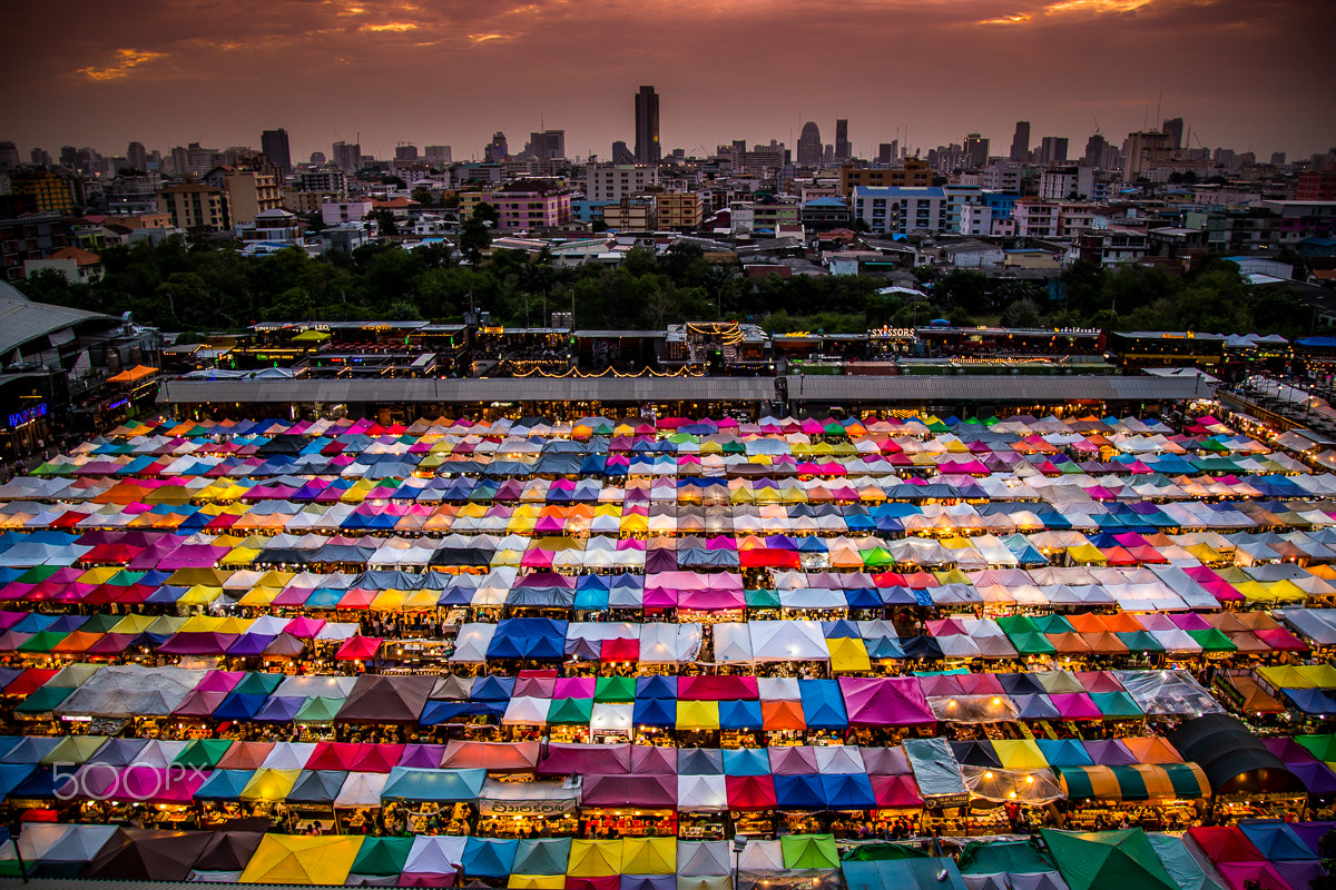 Food and stalls at Rot Fai Market in Bangkok