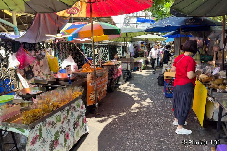 Soi Lalai Sap Market in Silom Bangkok