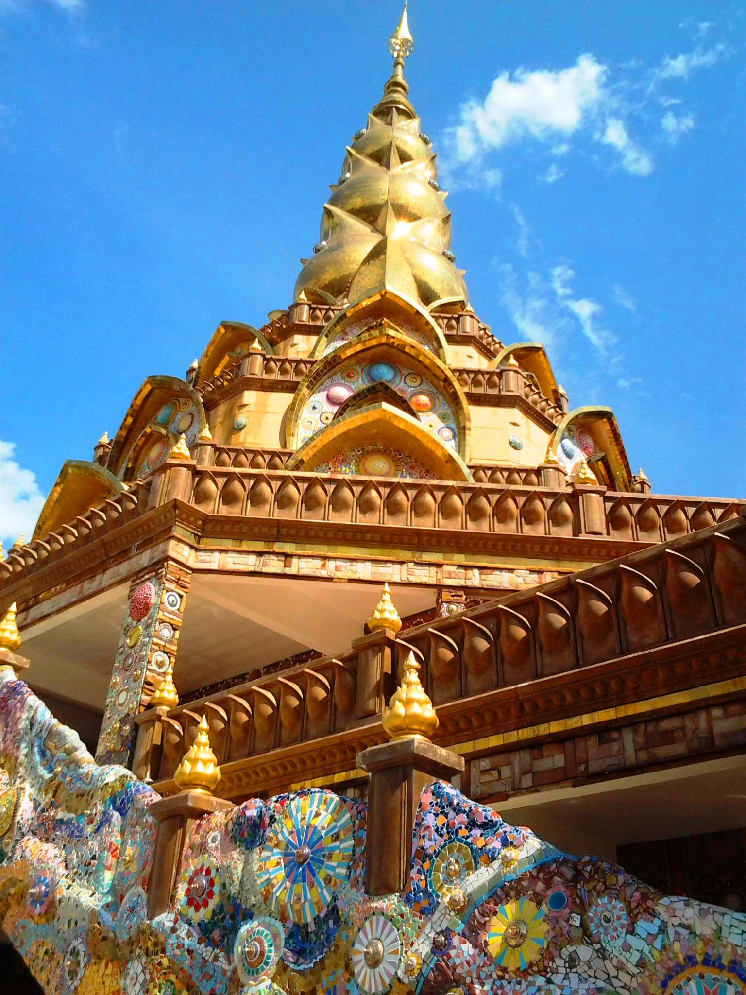 Wat Pha Sorn Kaew temple exterior