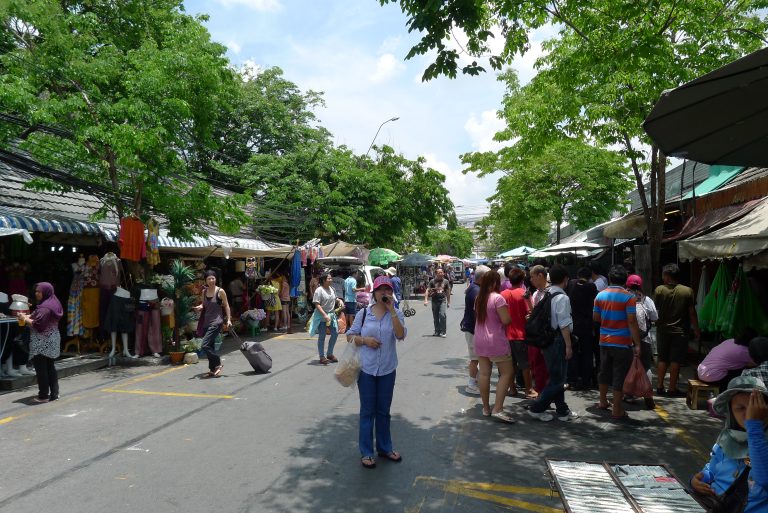 Food and shopping lanes at Chatuchak Weekend Market