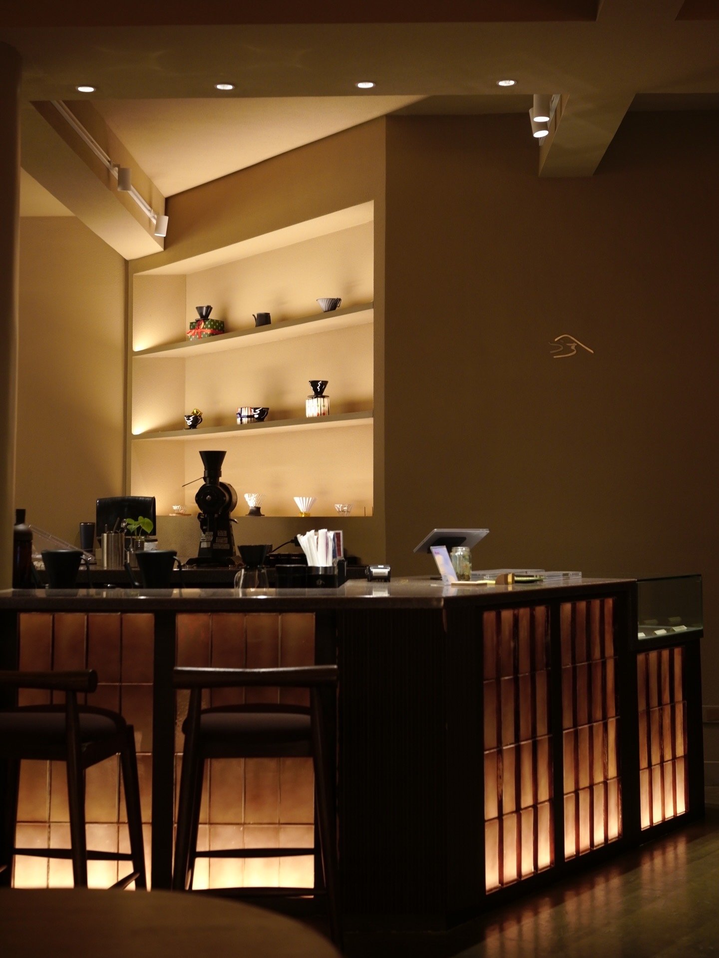 Brewing equipment and display shelves inside Kurasu Thonglor