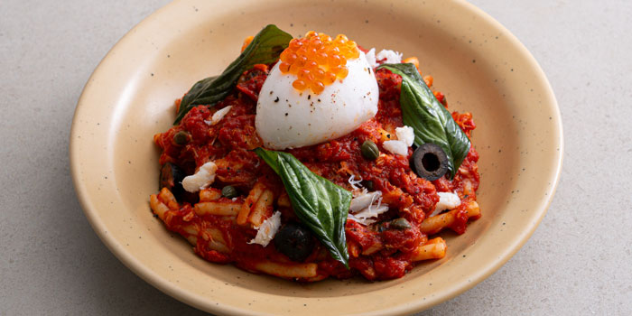 Singapore chilli crab pasta at Sarnies One Bangkok