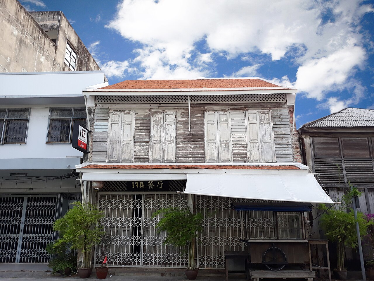 Heritage streetscape between Nakhon Nok and Nakhon Nai roads in Songkhla