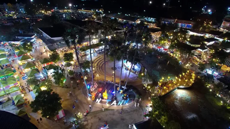 Ton Tann evening market in Khon Kaen