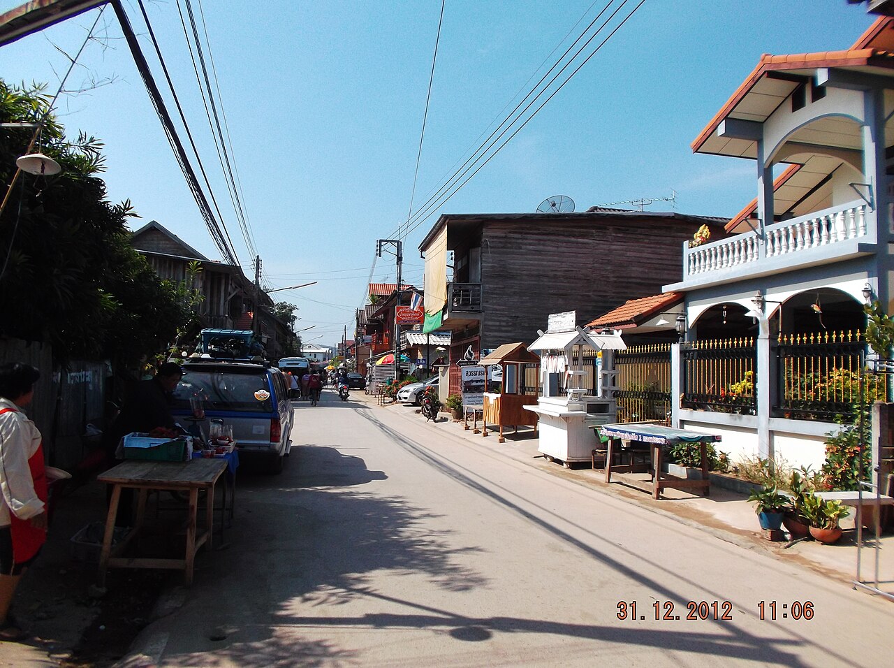 Wooden buildings along Chiang Khan Walking Street