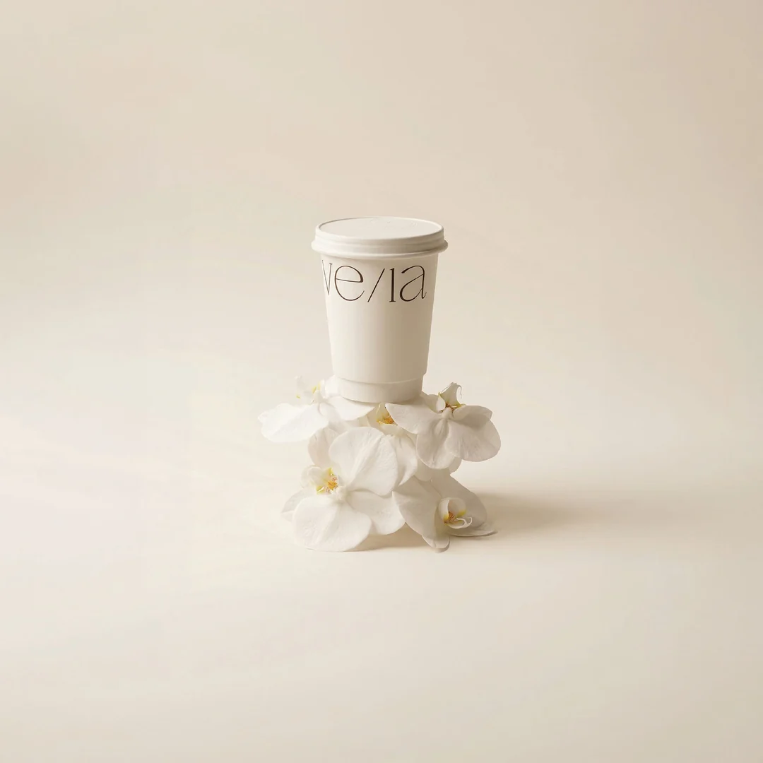 A drink and cafe detail from VE/LA