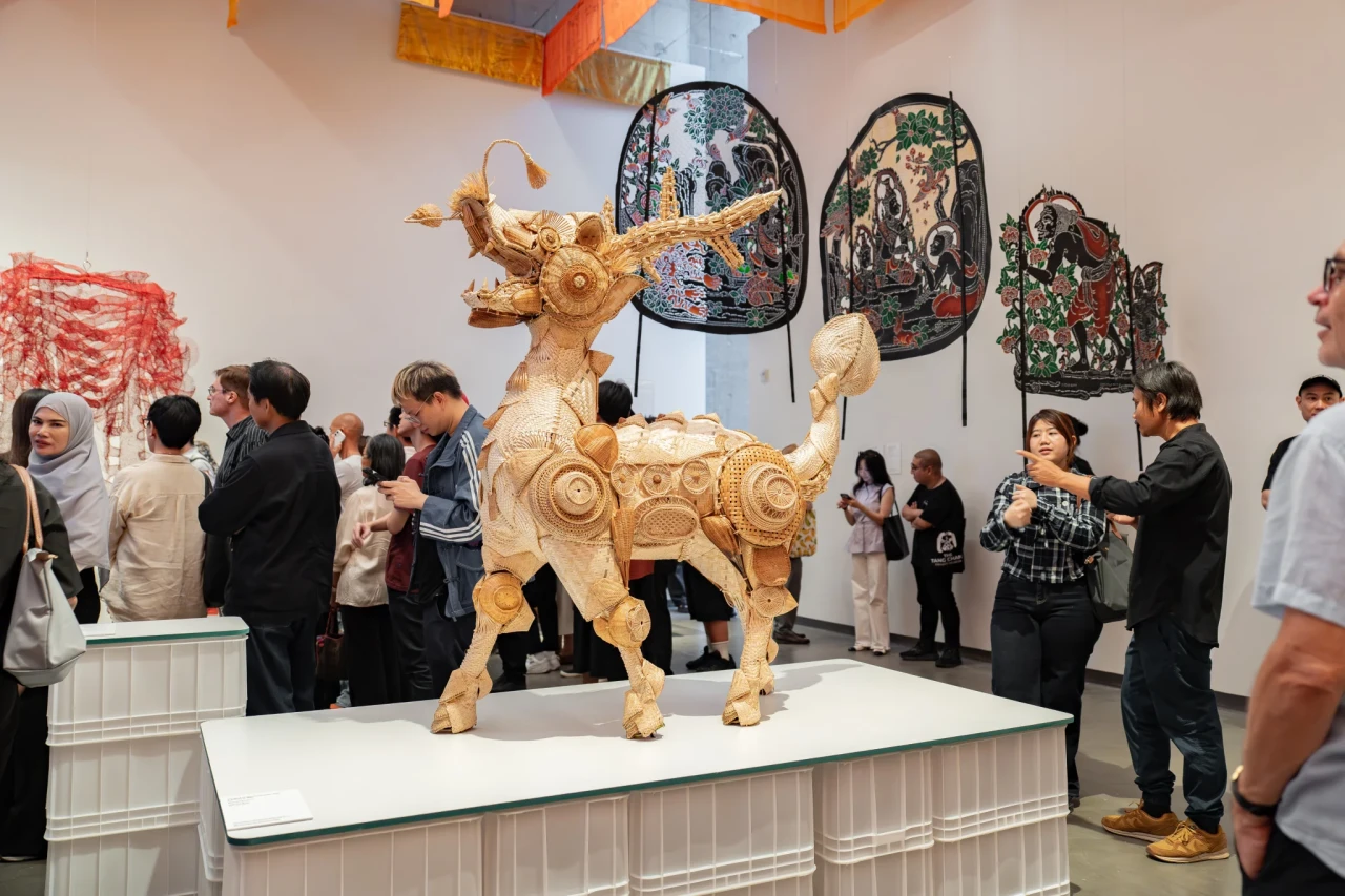 Contemporary artwork in Living in an Elastic Time