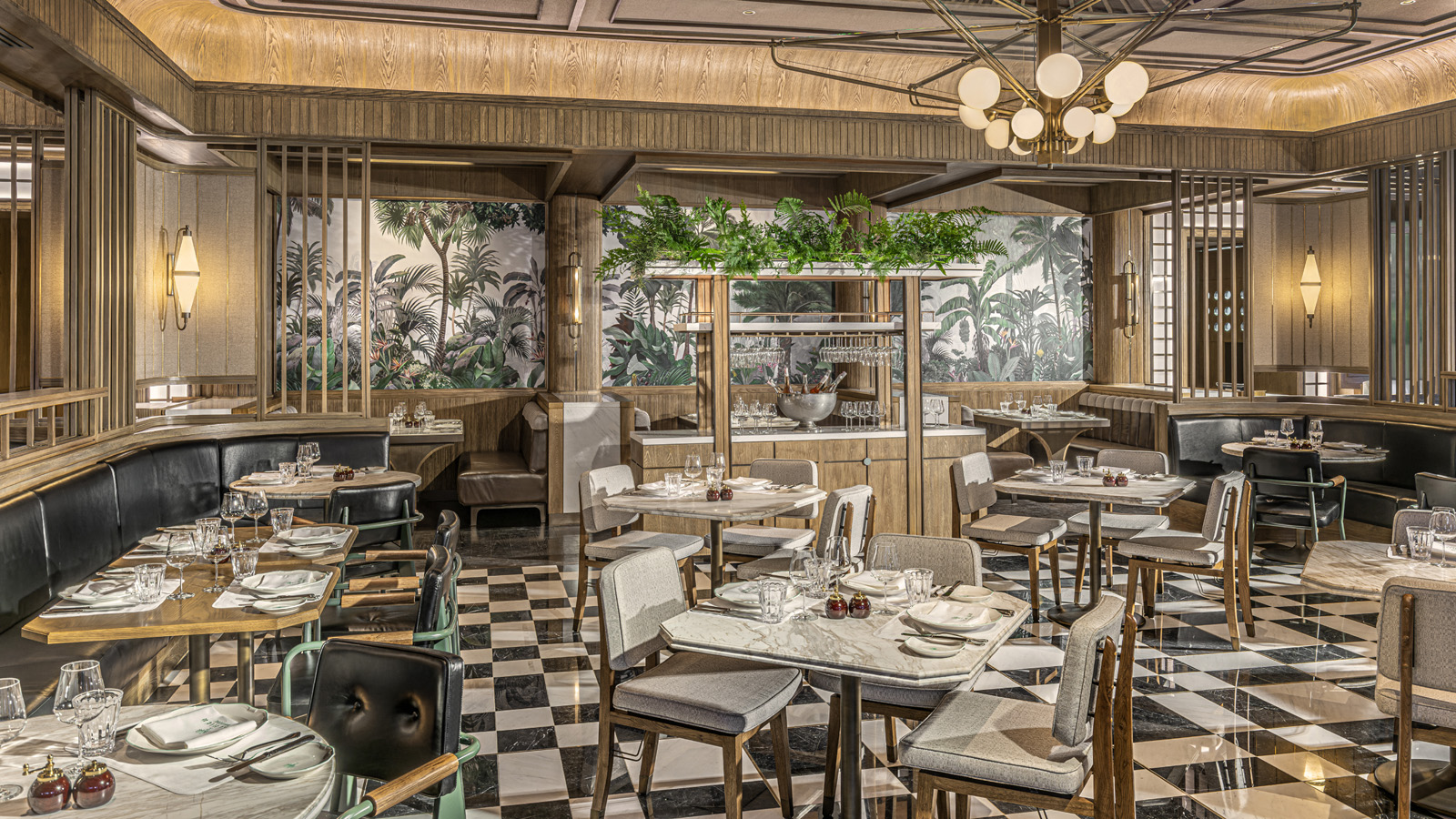 Palmier dining room at Four Seasons Hotel Bangkok
