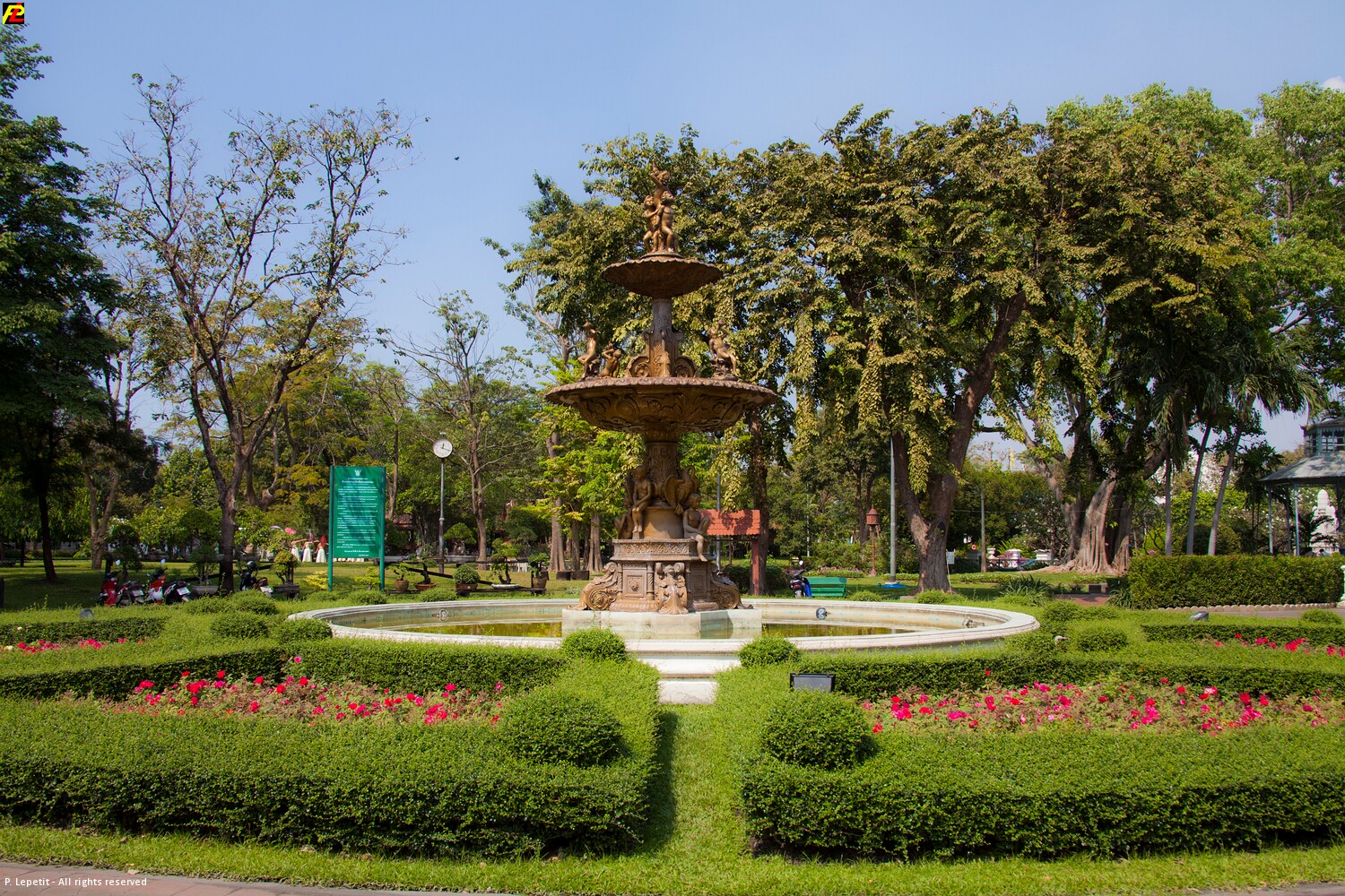 Formal garden and fountain in Saranrom Park