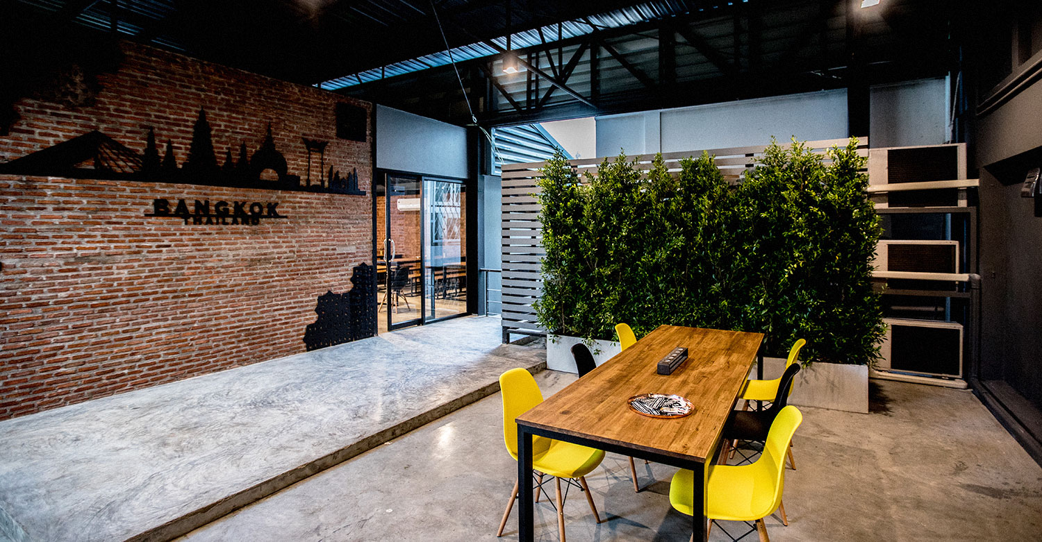 Coworking and office facilities at UnionSPACE Ekkamai