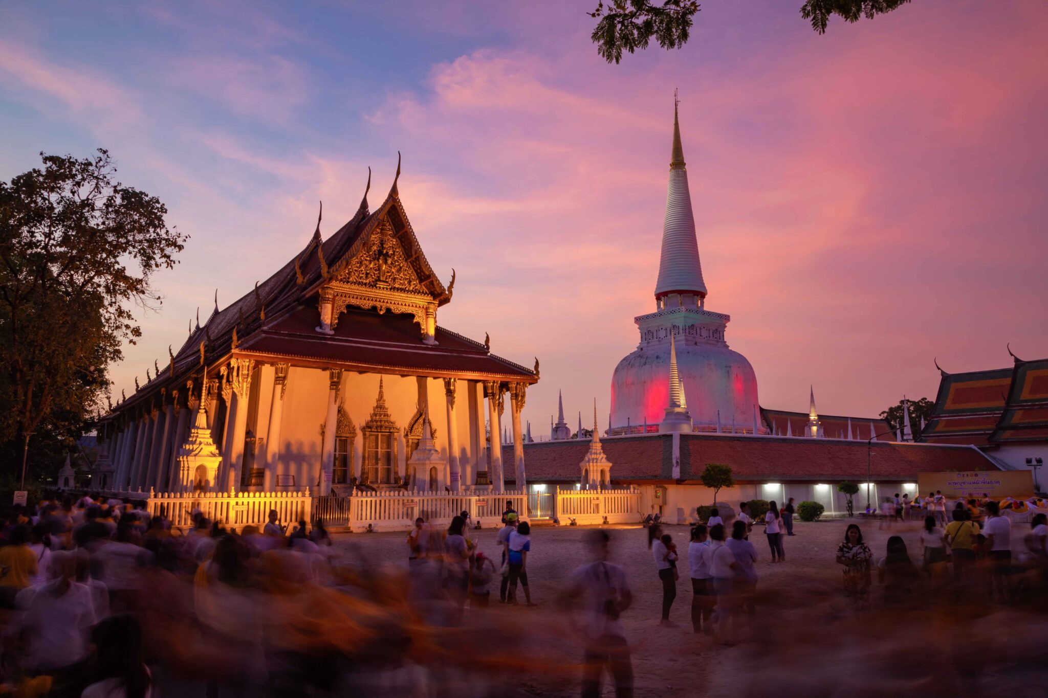 Sacred stupa at Wat Phra Mahathat Woramahawihan