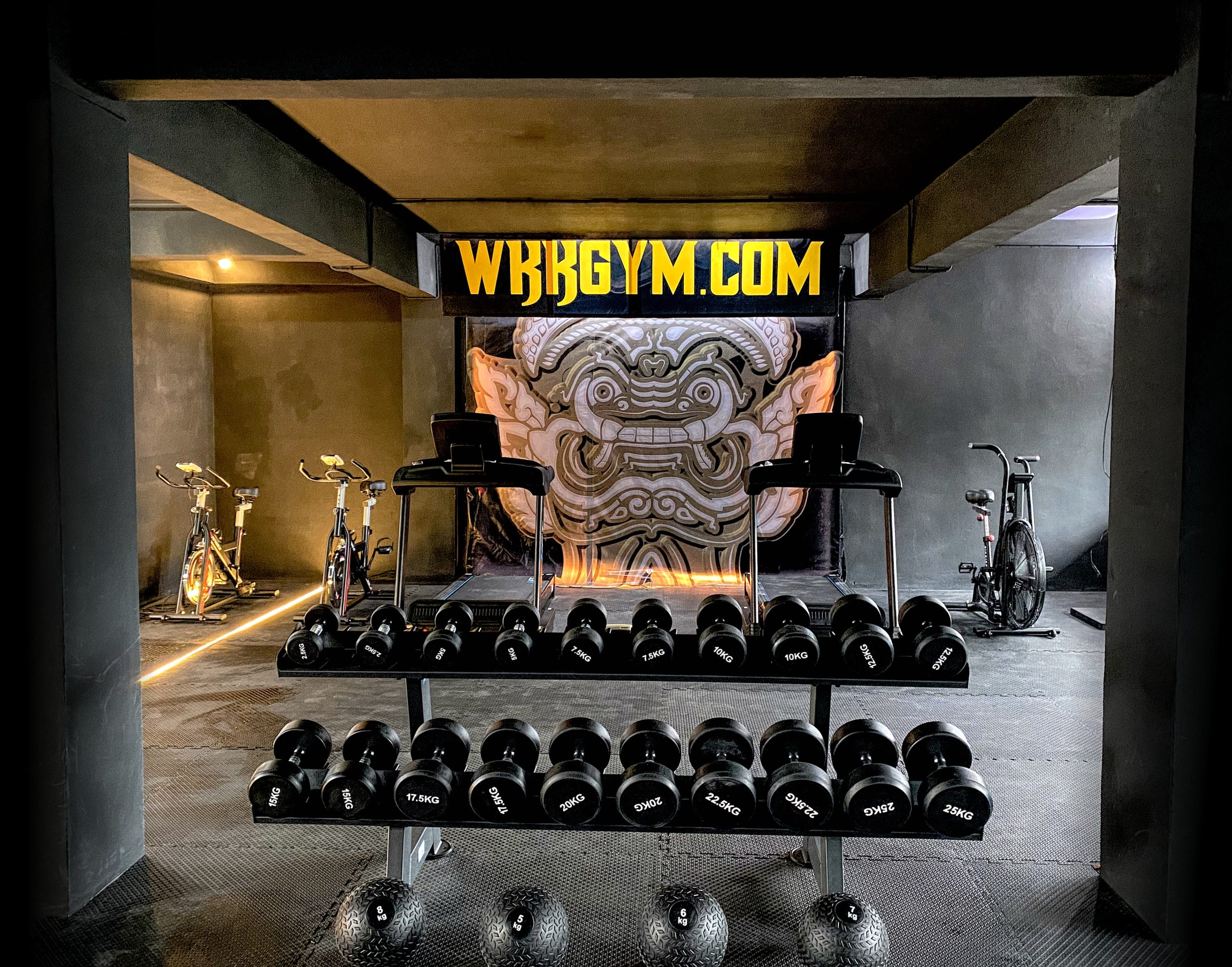 WKK Gym Bangkok training area and equipment
