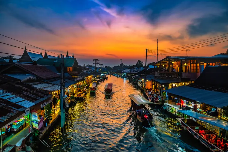 Canal scene at Amphawa Floating Market