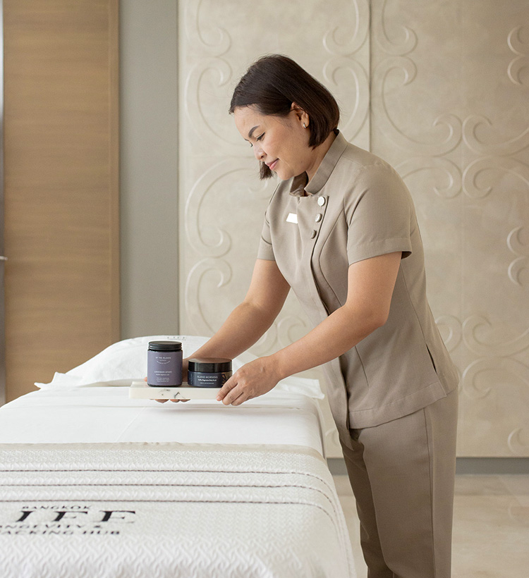 Massage treatment at Bangkok LIFE