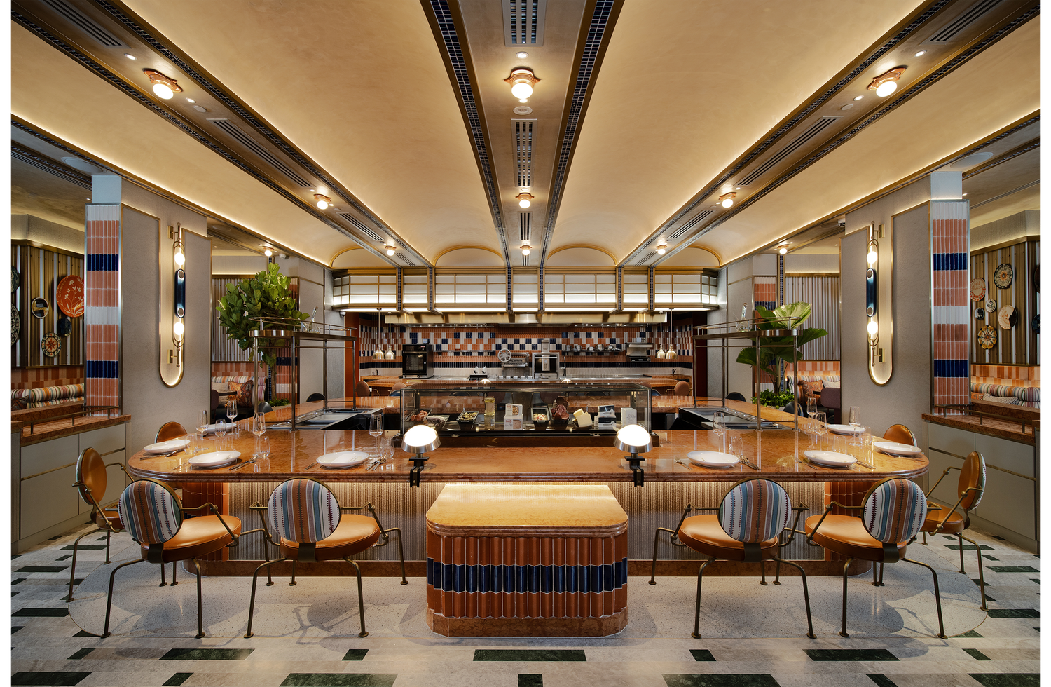 Open kitchen and counter seating at Cante Bangkok