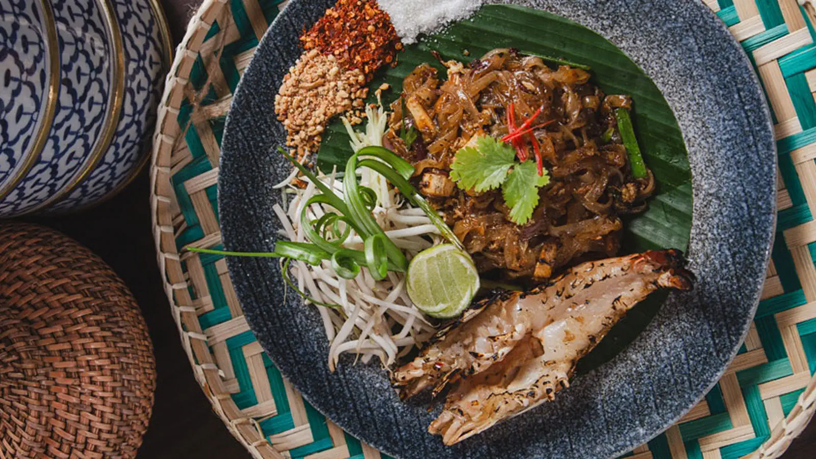 Pad Thai with river prawn at ChomSindh