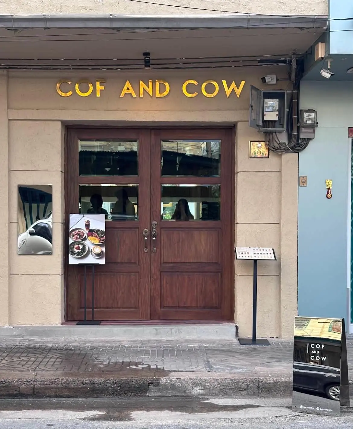 Design detail at COF AND COW Khlong Ong Ang