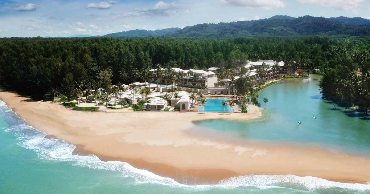 Devasom Khao Lak between lagoon and beach