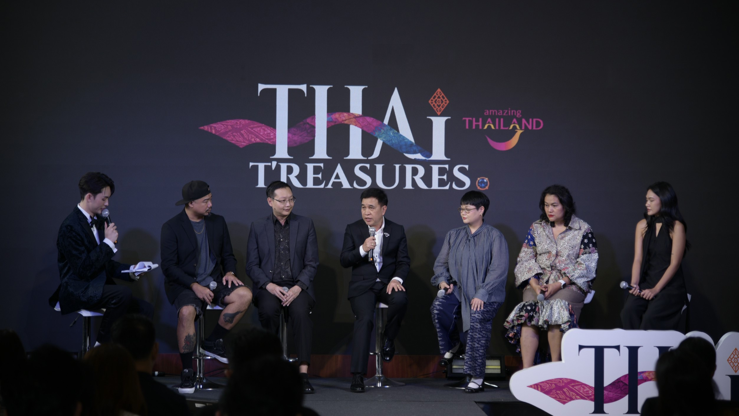 Thai fashion presented at the Fashion to the World launch