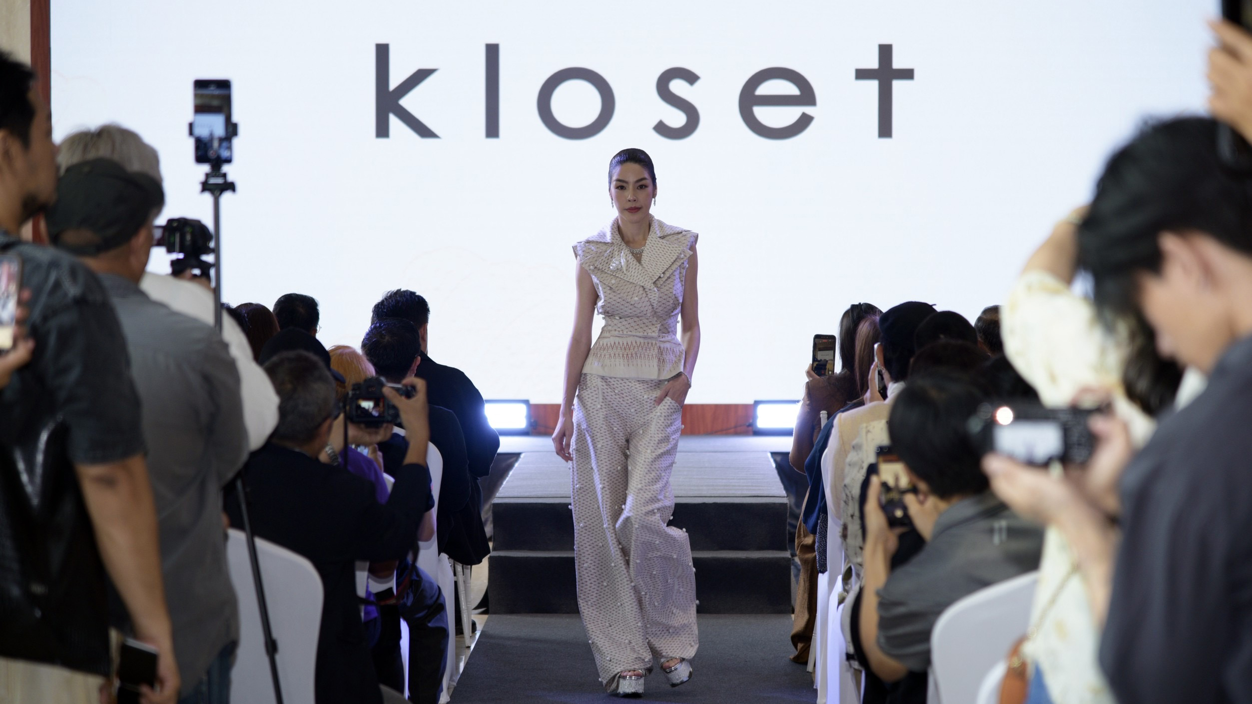Contemporary Thai textile styling at Fashion to the World