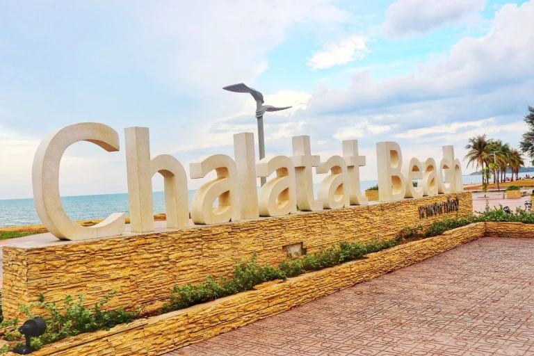 Chalatat Beach promenade and sea in Songkhla