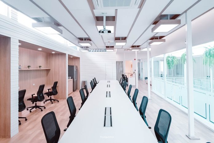 HUBBA Sathorn coworking space Long shared worktable inside HUBBA Sathorn