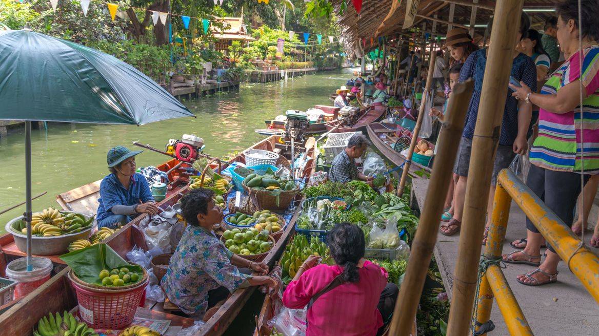 Produce boats at Khlong Lat Mayom Floating Market