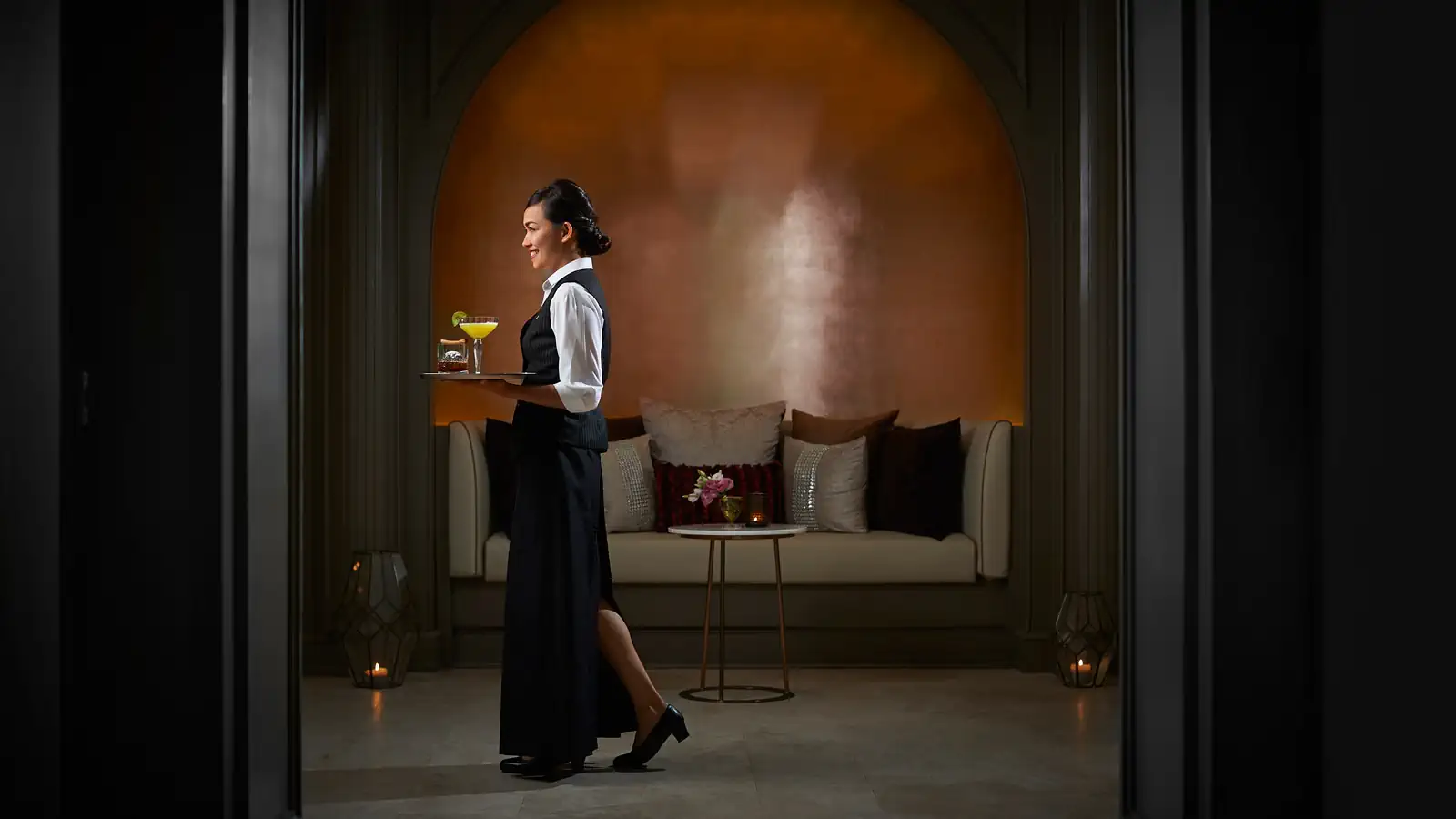 Cocktail service at Oriental Bar