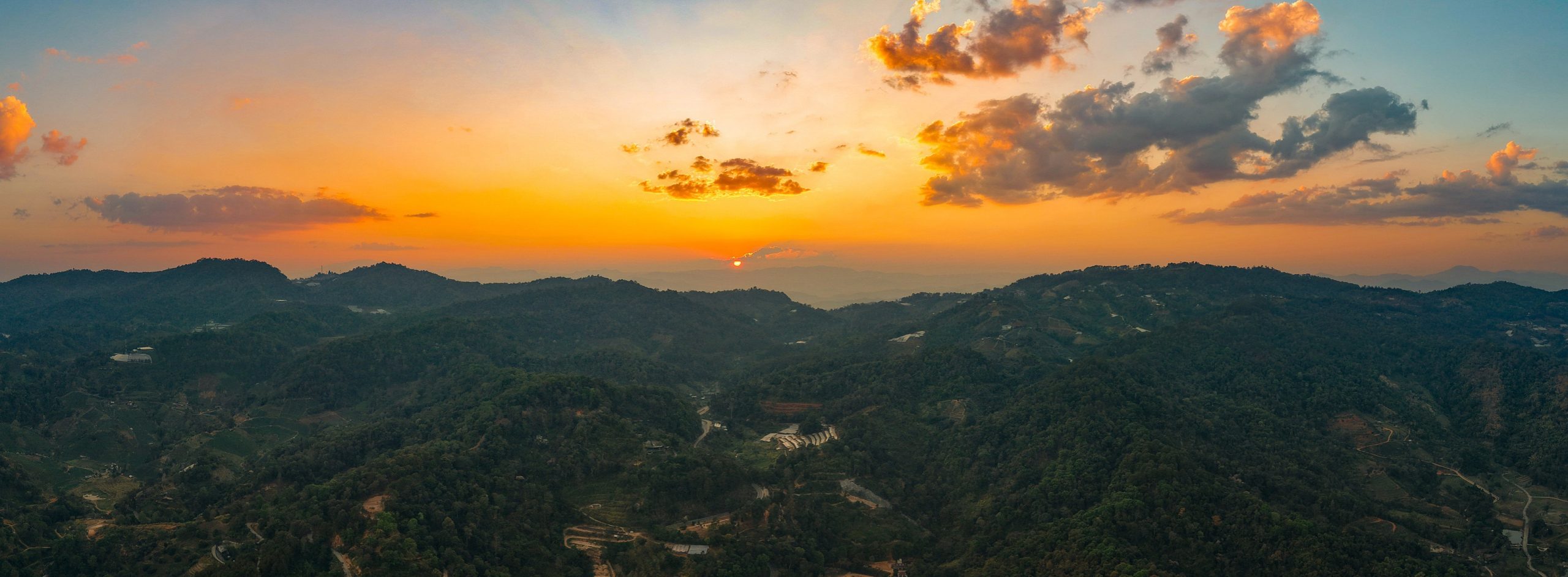 Guest room and mountain view at Proud Phu Fah Mae Rim